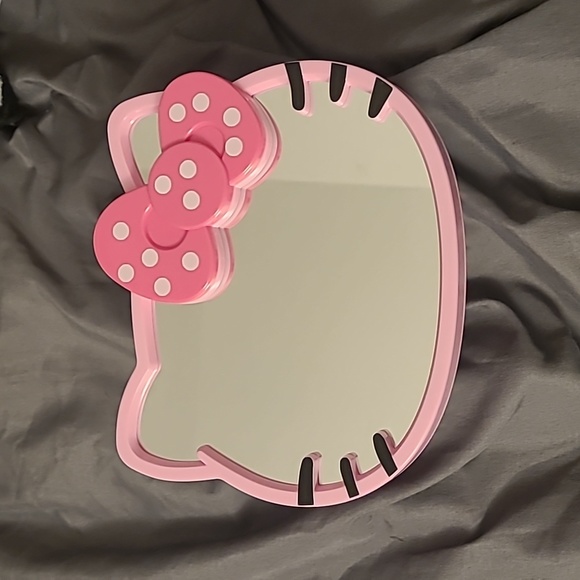 Hello Kitty Mirror w Brush Holder - Picture 8 of 13